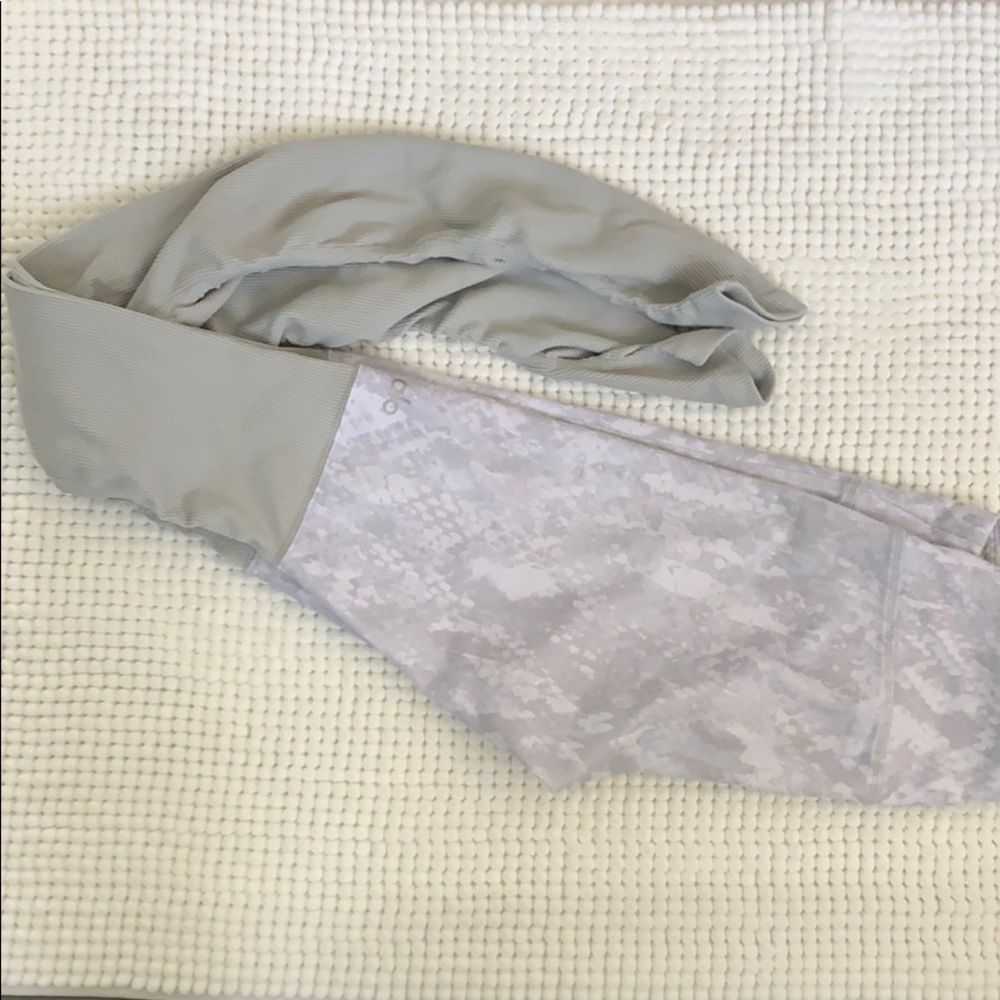 Alo yoga leg warmer leggings